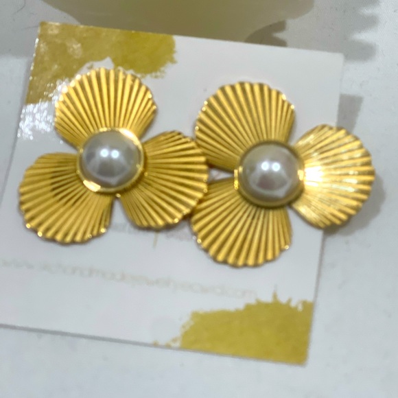 Flower Earrings - Picture 1 of 1